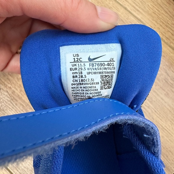 New Without Tags — Kids Nike Revolution 7 - Size 12c - Blue - Velcro closure - Picture 8 of 9